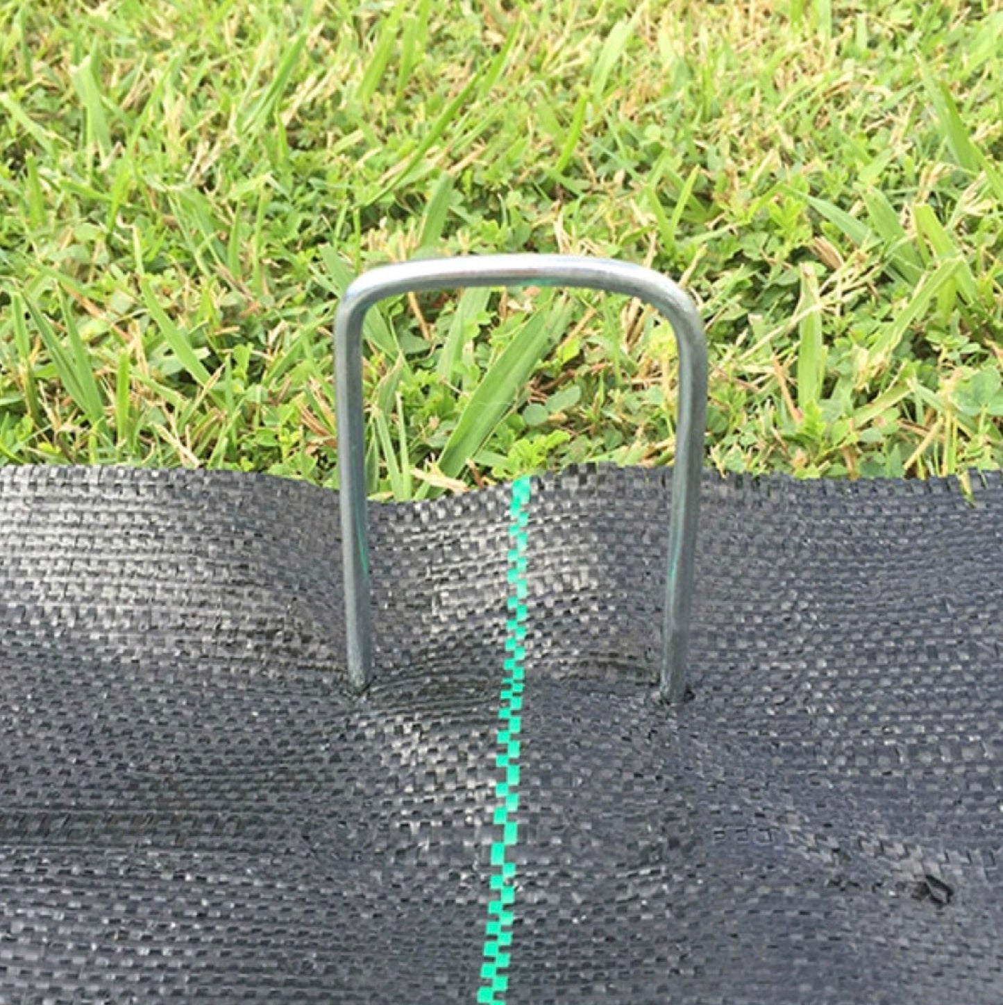 15cm Weed Matt pegs x100